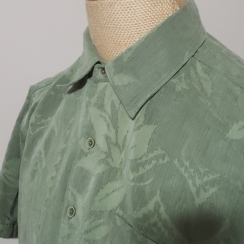 Quiksilver sueded short sleeve tropical palm